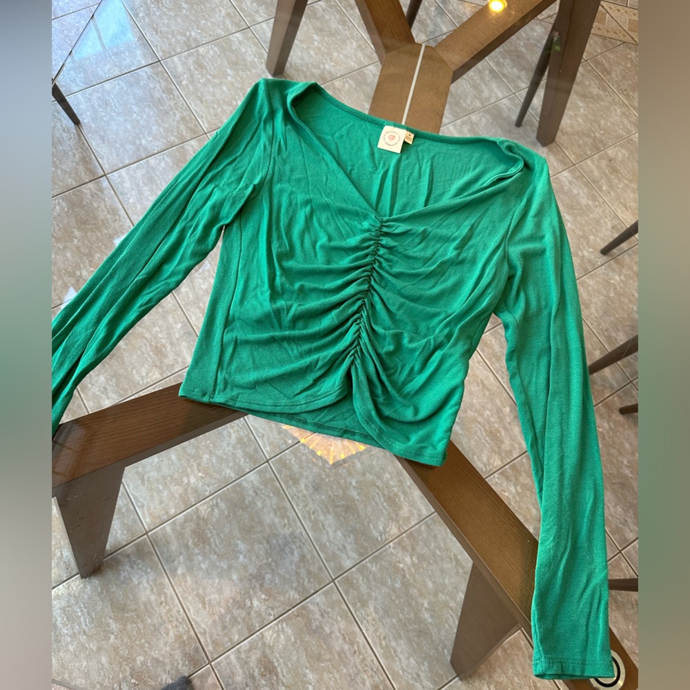 Green v neck long sleeve